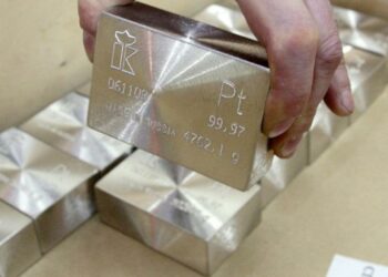 Welke factoren beïnvloeden de prijs van platina? 18 Platina staven