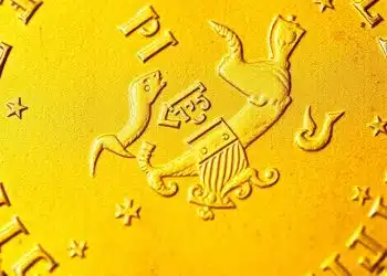Pièce de Napoléon en or avec signes d’usure.