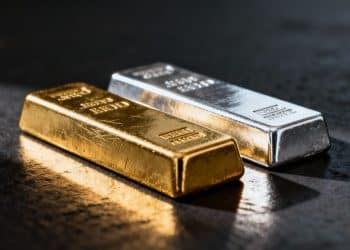 Barres d'or et d'argent côte à côte.