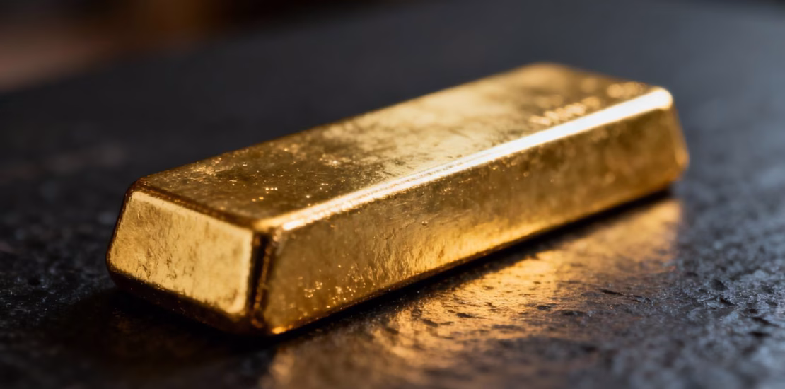 Lingot d'or sur fond sombre
