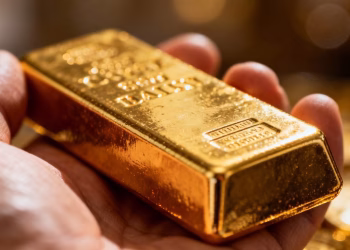 Barre d'or brillante, gros plan, investissement