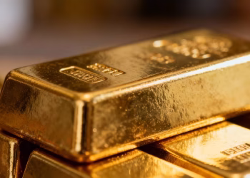 Lingot d'or brillant comme valeur refuge.