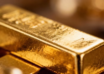 Lingot d'or brillant et certifié.
