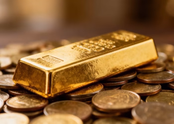 Lingot d'or sur des pièces de monnaie