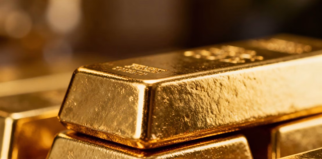 Lingot d'or brillant avec reflets lumineux.