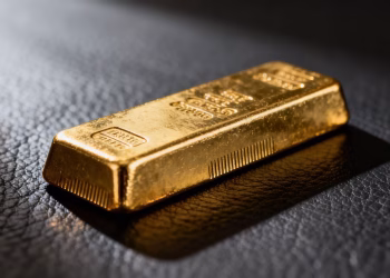 Lingot d'or sur fond sombre