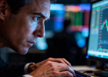 Trader concentré sur l'or