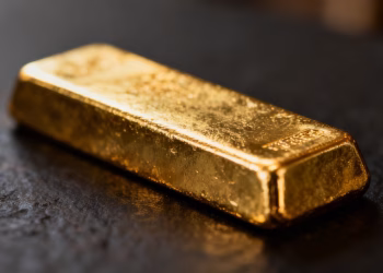 Lingot d'or sur fond sombre