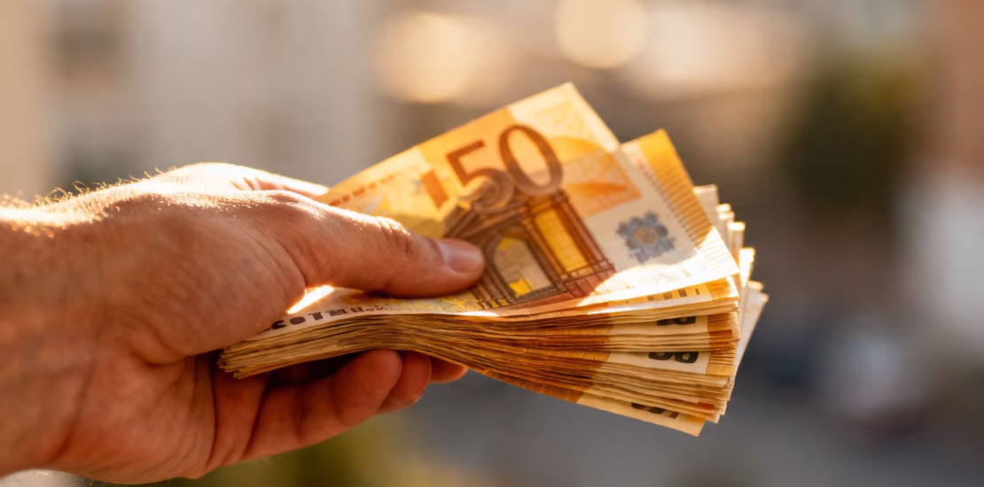 Main argent en ligne sans frais cachés