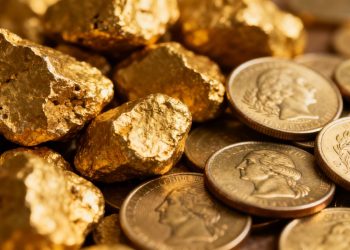 Nuggets et pièces d'or brillant