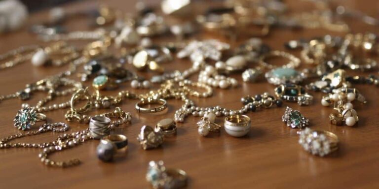 Gérer les bijoux de famille lors d'un héritage