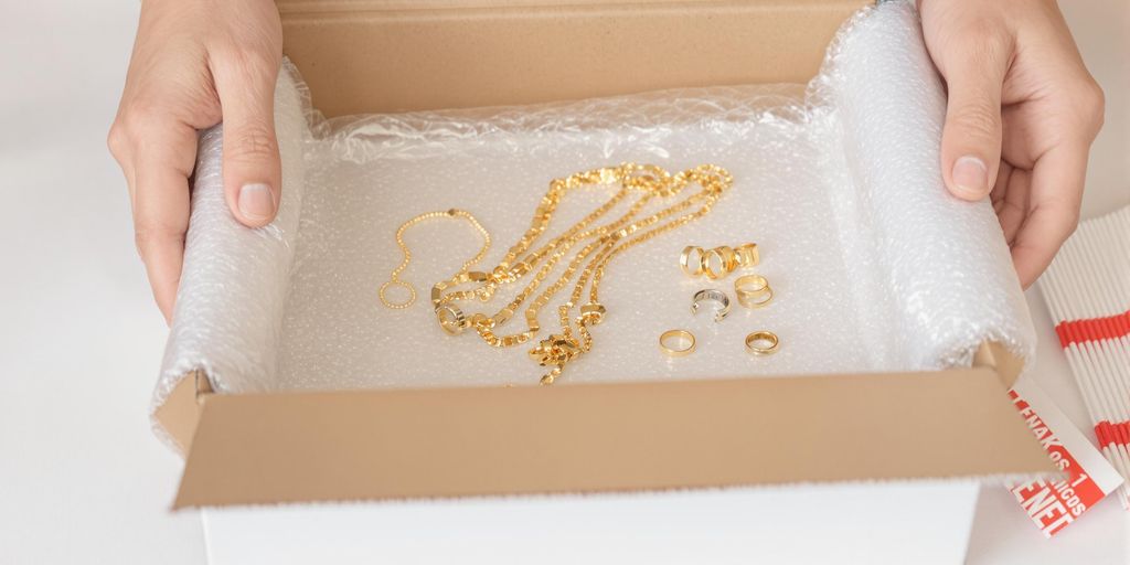 Expédier mes bijoux en or en toute sécurité à un acheteur en ligne