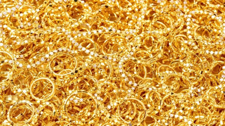 Carats de l'or : comprendre leur signification essentielle