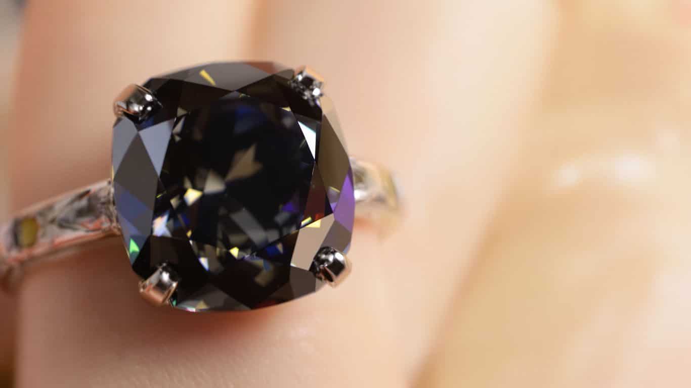 L'or noir : une alternative audacieuse pour les bijoux