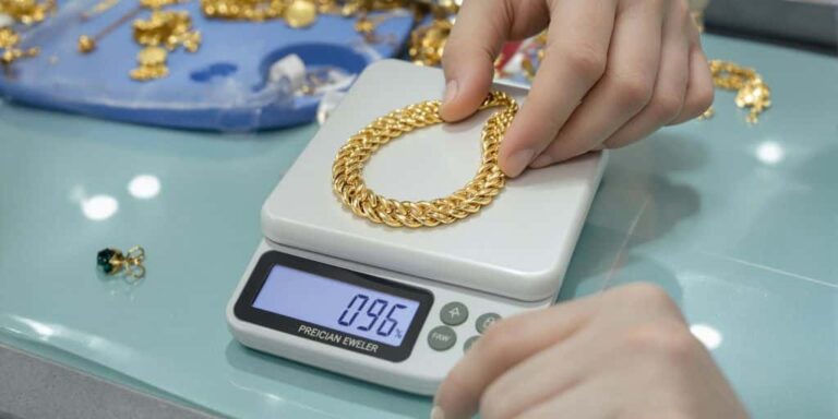 Sont pesés les bijoux en or chez