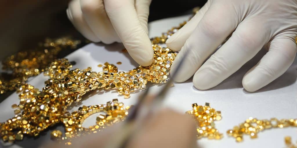 Débouchés professionnels dans la fabrication et transformation de bijoux en or