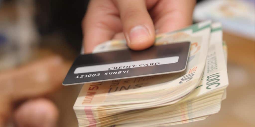 Peut-on acheter de l’argent avec une carte bancaire