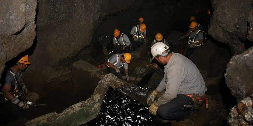 Mines or souterraines