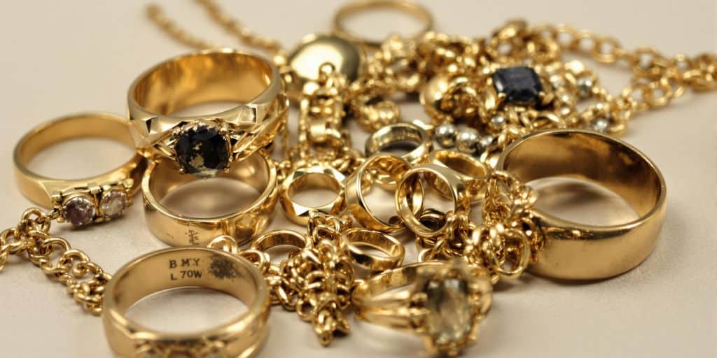 Facteurs qui pourraient diminuer la valeur de mes bijoux en or aux enchères