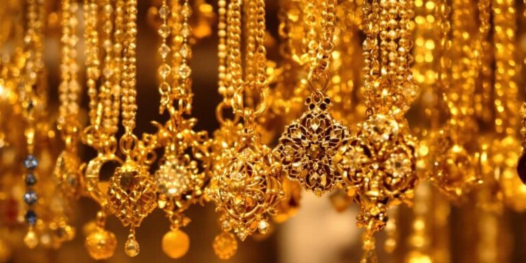 Bijoux or vintage