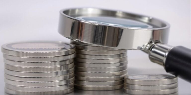 Se calcule la prime d’une pièce d’argent d’investissement