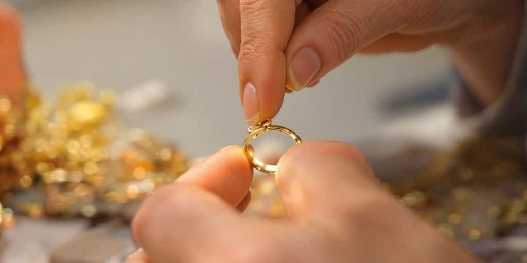 Assurer la durabilité des bijoux en or faits main