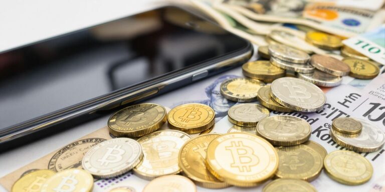 Peut-on faire des échanges entre argent physique et cryptomonnaies