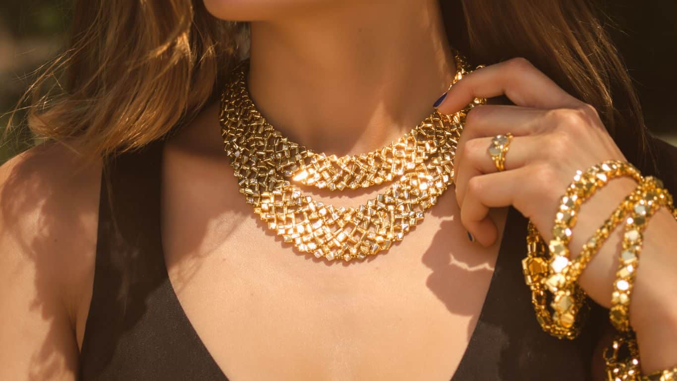 Influenceurs mode et bijoux en or