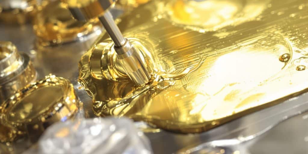 La galvanoplastie est-elle utilisée dans la finition des bijoux en or