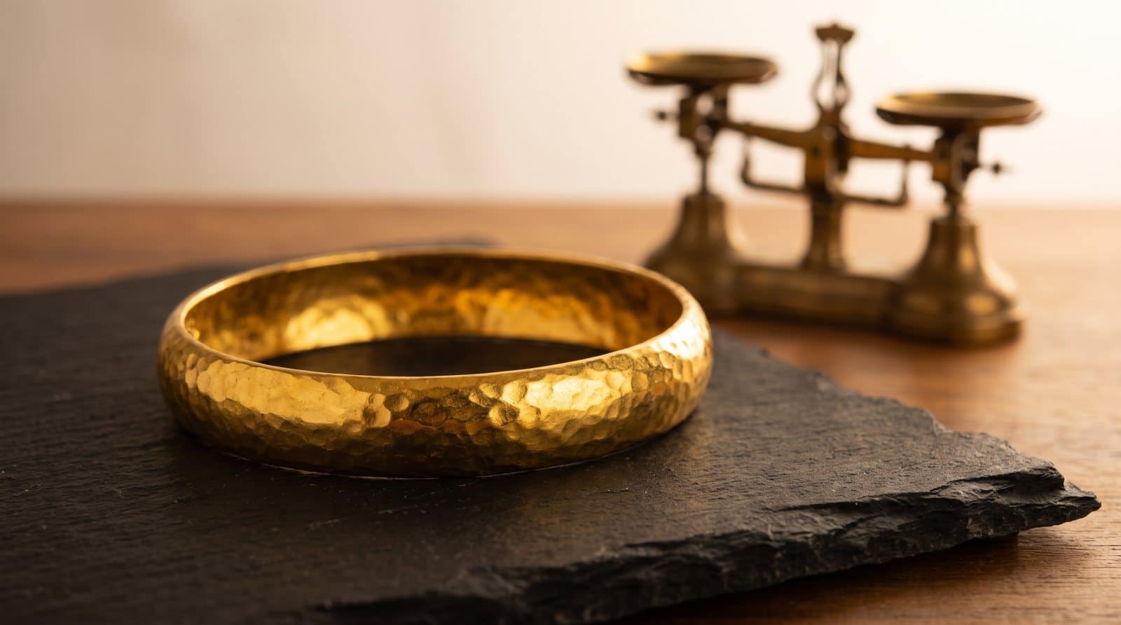 Bijoux en or 24 carats : pureté, prix et pourquoi ils sont si rares en France