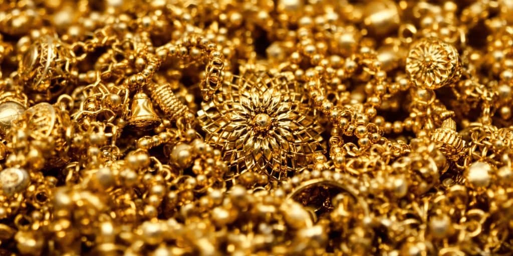 Reconnaître l'or dans les bijoux sans poinçon