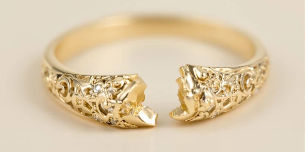 Les assurances couvrent-elles les réparations de bijoux en or