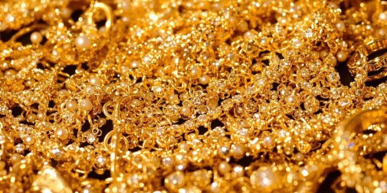 Tendances bijoux or à ne pas manquer