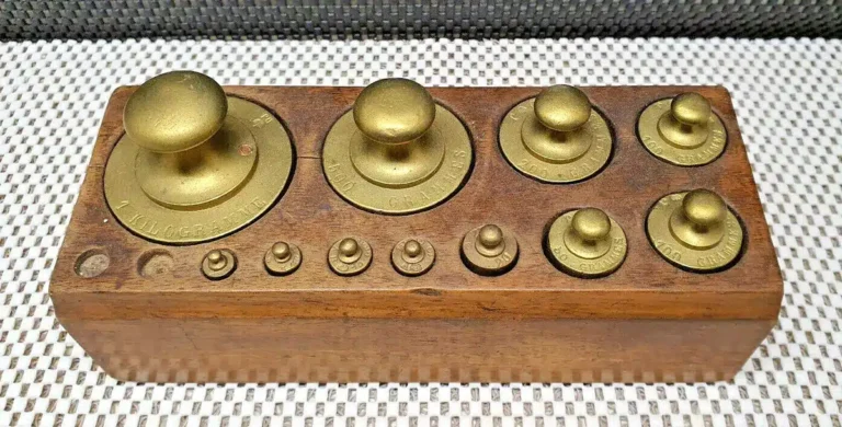 Peser et mesurer l’or