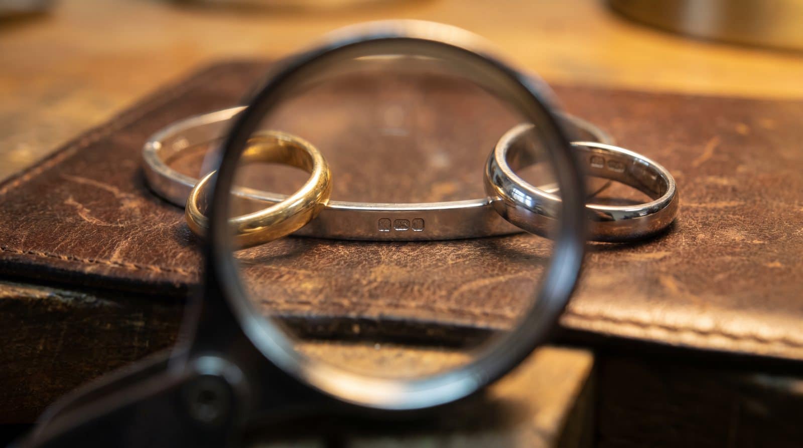 Poinçons : reconnaître l’or, l’argent et le platine