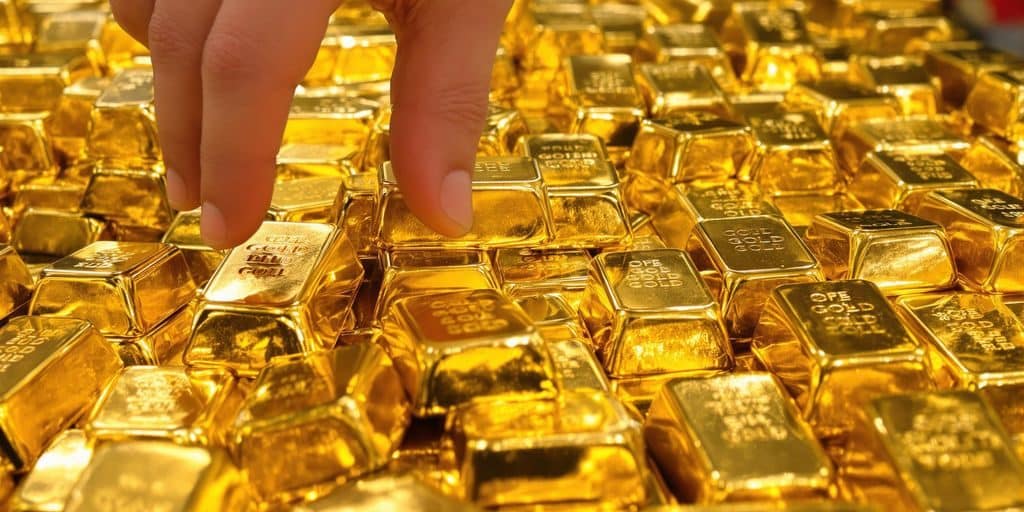 Est-il préférable de garder l'or ou de le vendre