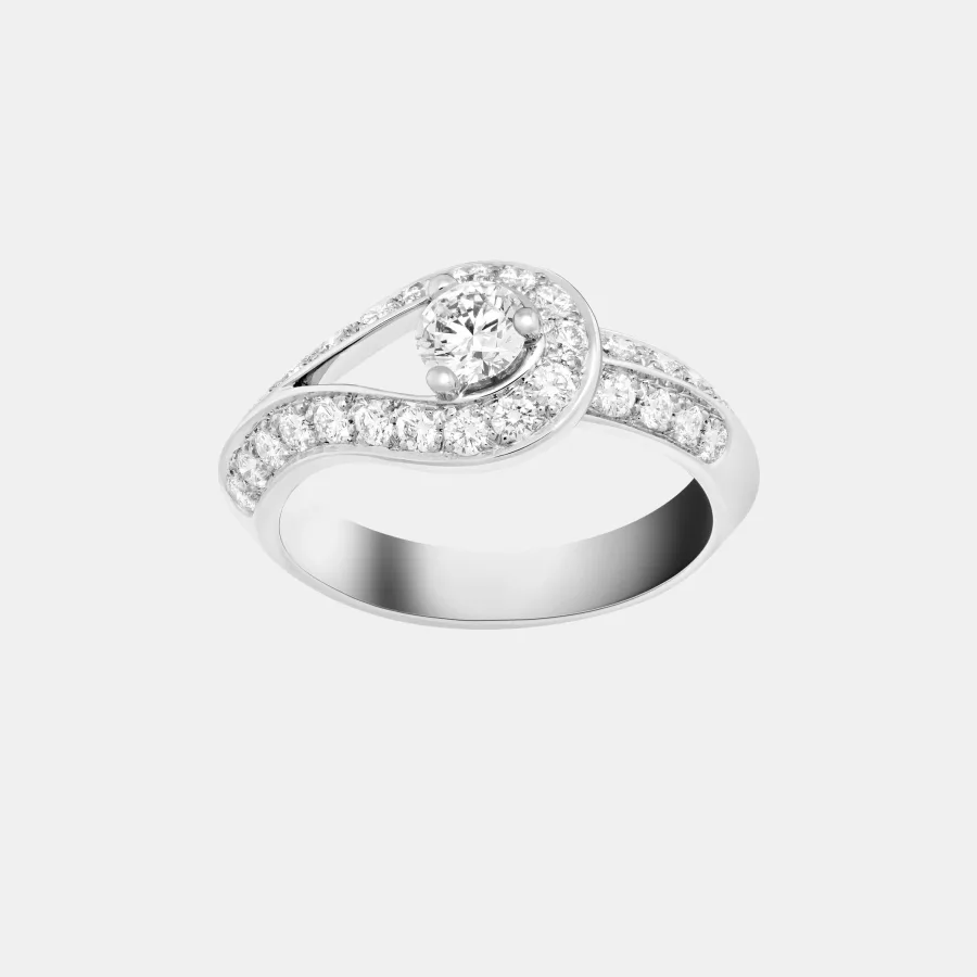 Bague Couture Van Cleef & Arpels en platine, bijou d’occasion en très bon état