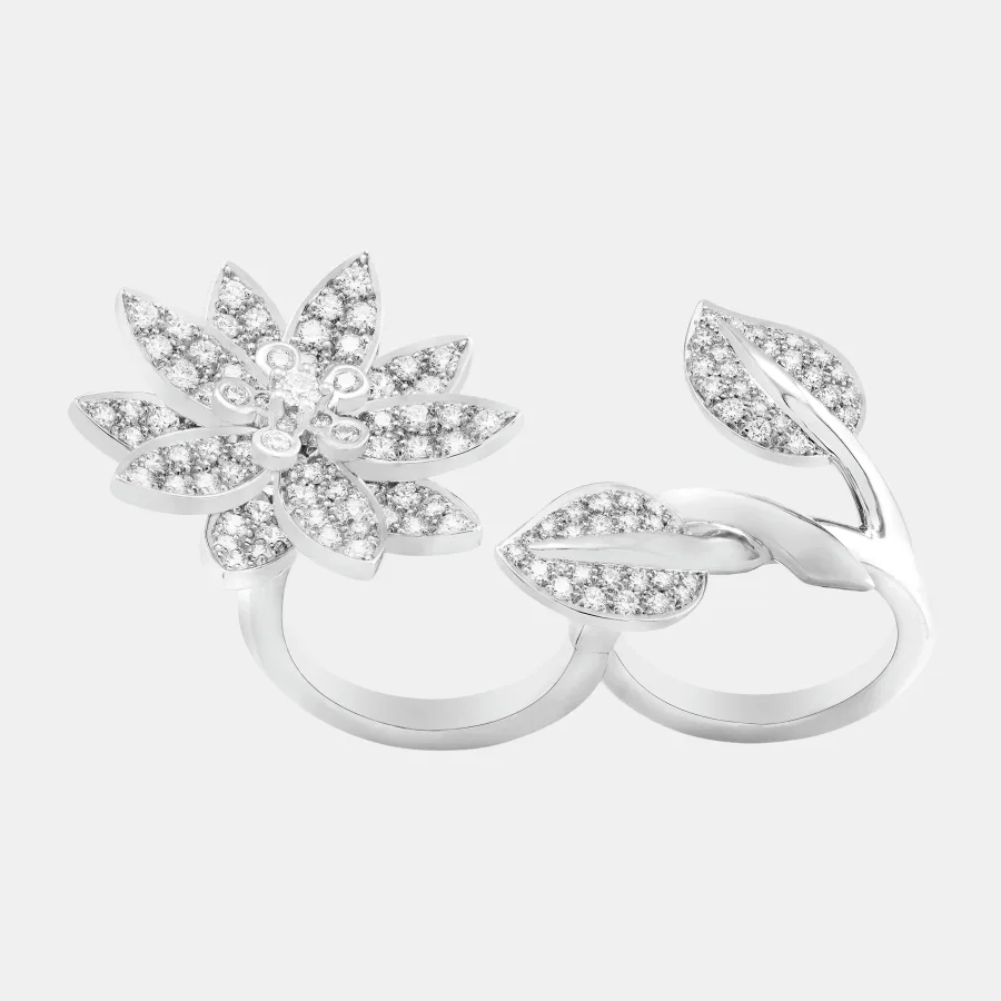 Bague Lotus Van Cleef & Arpels en or blanc, diamant 2.14ct