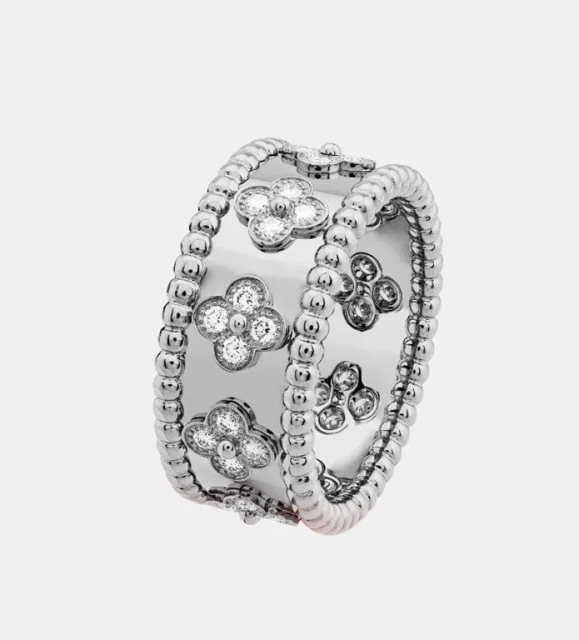 Bague Perlée Van Cleef & Arpels en or blanc, diamant 0.71ct