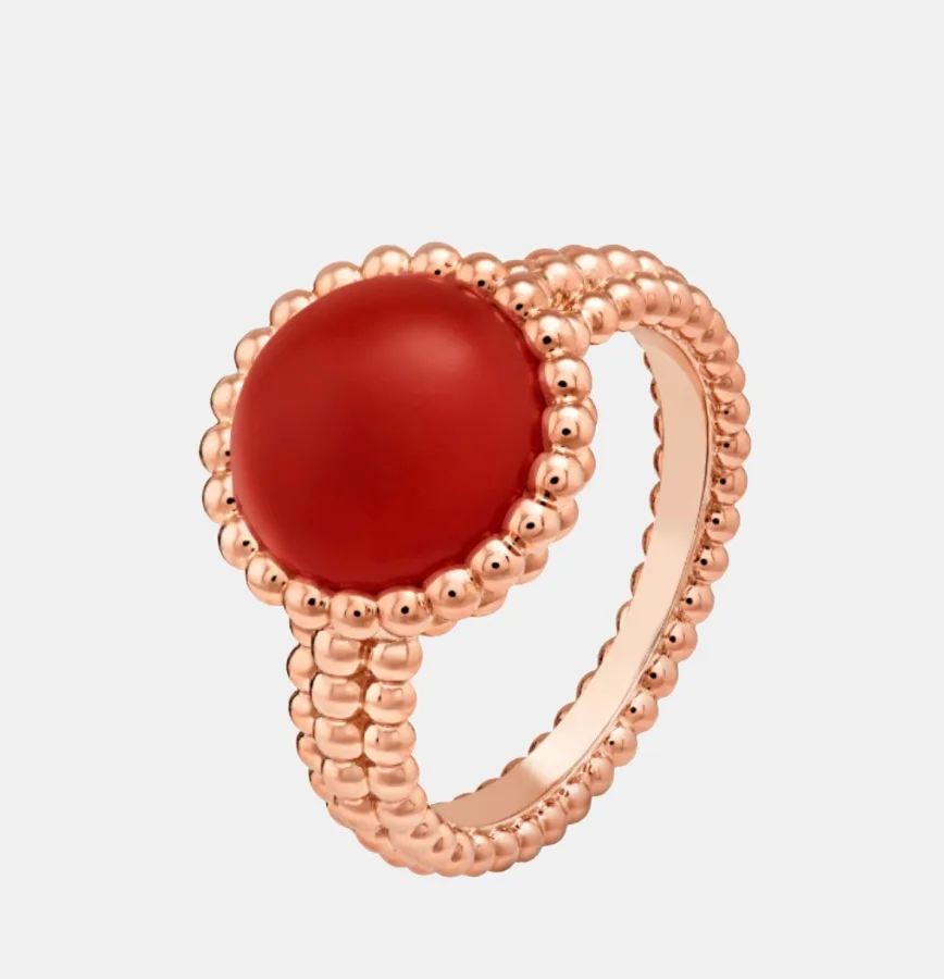 Bague Perlée Van Cleef & Arpels en or rose, cornaline — photographie du modèle, cote d’occasion GOLDMARKET
