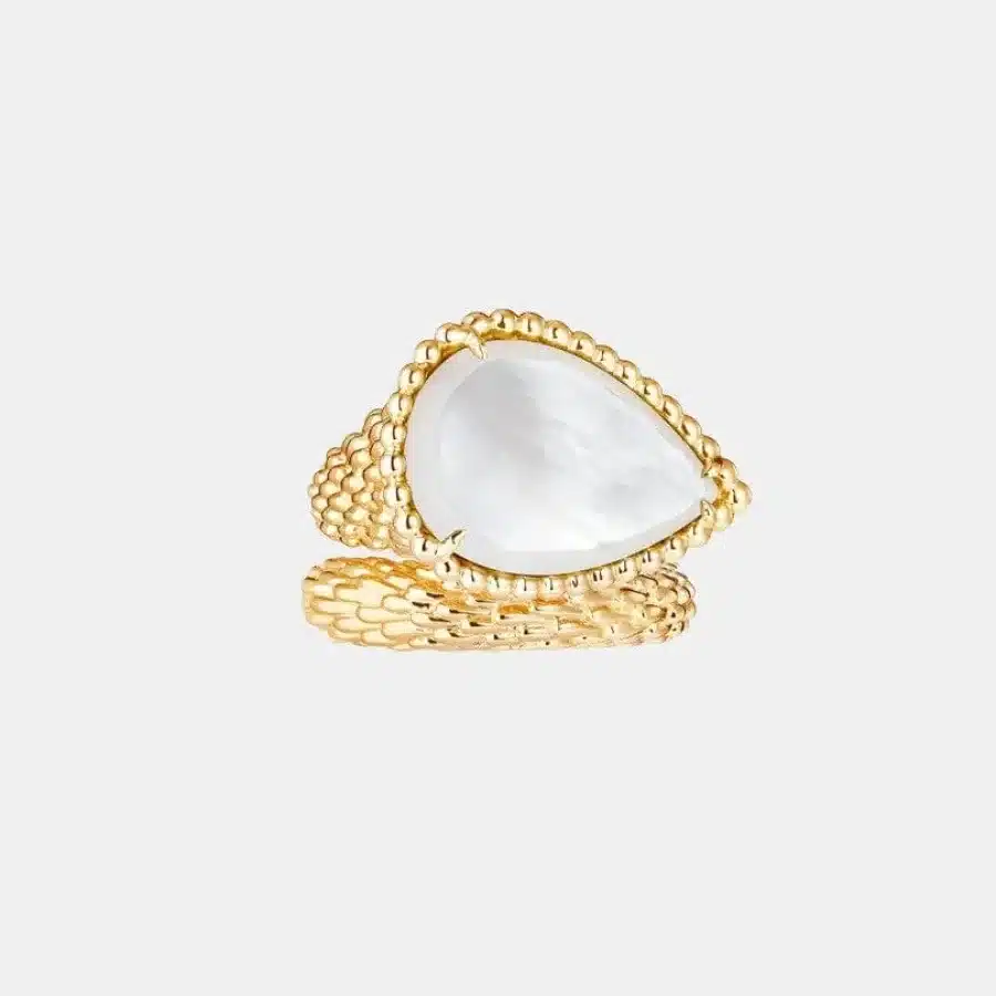 Bague Serpent Bohème Boucheron en or jaune, perle 8.17ct, motif l — photographie du modèle, cote d’occasion GOLDMARKET
