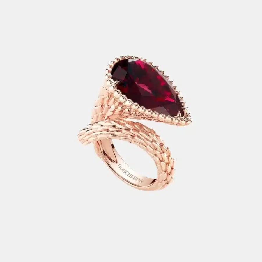 Bague Serpent Bohème Boucheron en or rose, grenat s motif 10.91ct — photographie du modèle, cote d’occasion GOLDMARKET