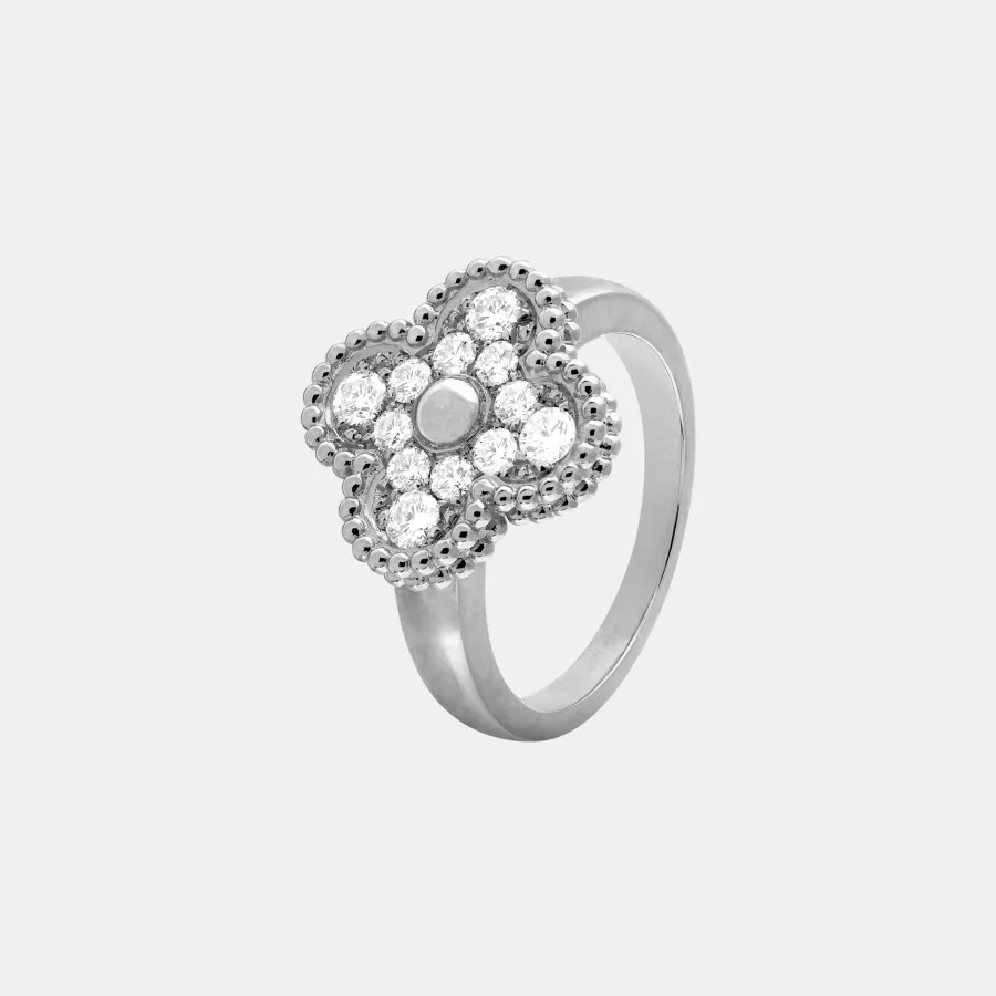 Bague Vintage Alhambra Van Cleef & Arpels en or blanc, diamant 0.48ct
