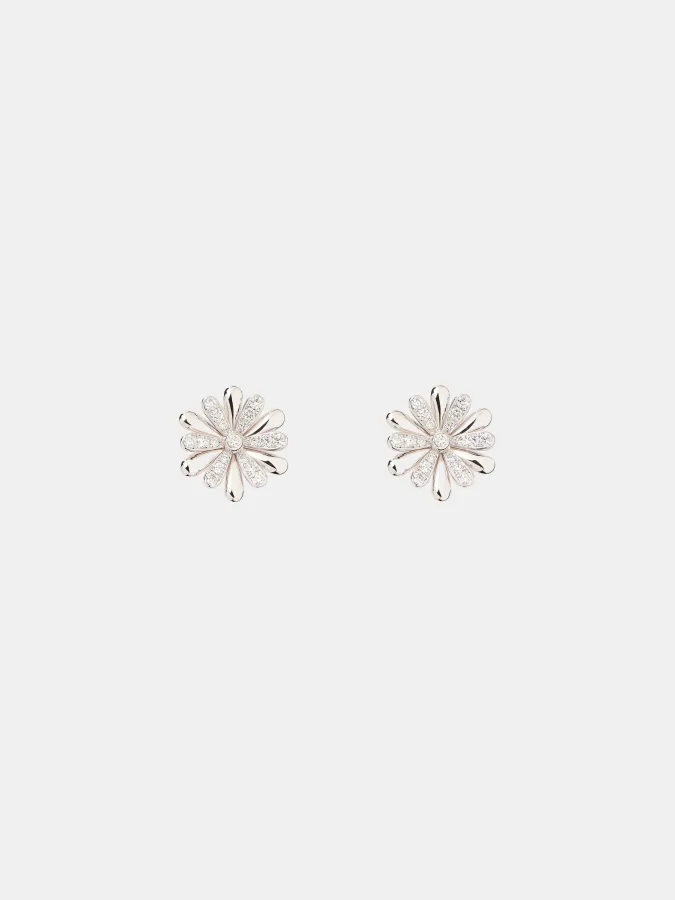 Boucles d'oreilles Flower Poiray Poiray en or blanc, diamant 0.27ct — photographie du modèle, cote d’occasion GOLDMARKET