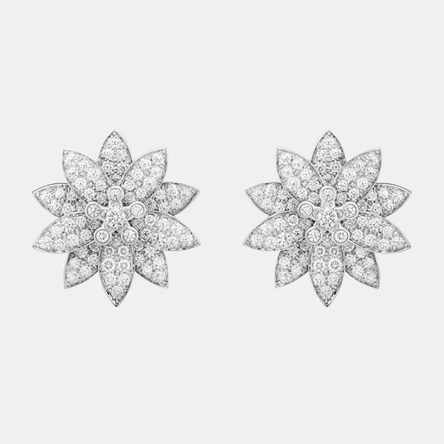Boucles d’oreilles Lotus Van Cleef & Arpels en or blanc, diamant 3.29ct