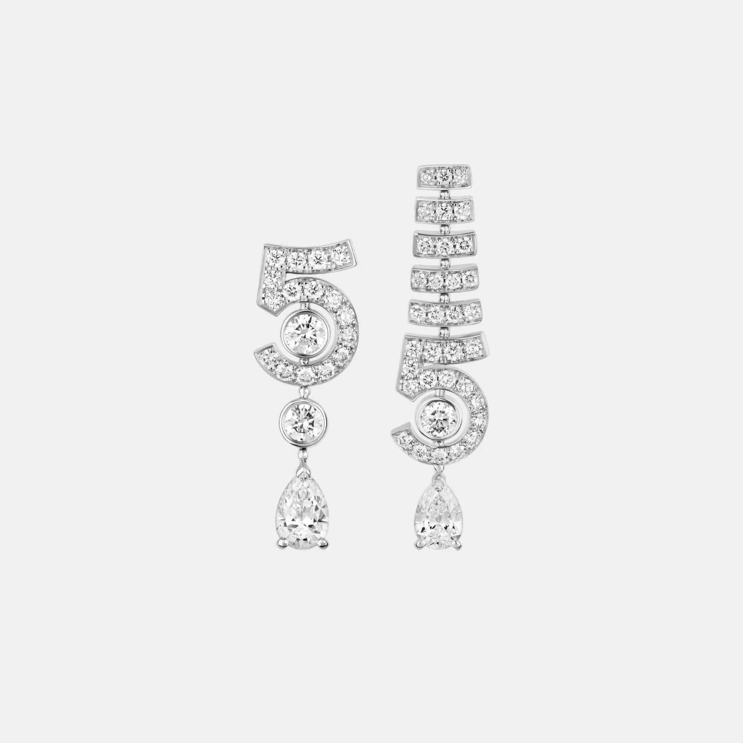 Boucles d’oreilles N°5 Chanel en or blanc, diamant