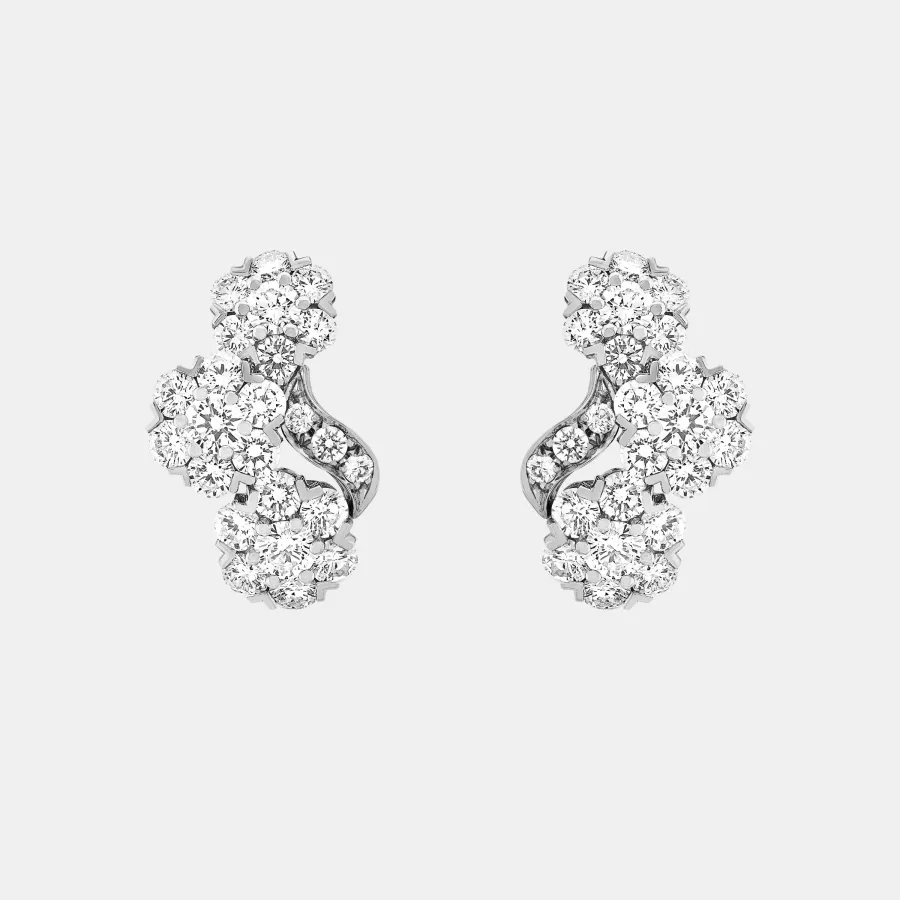 Boucles d'oreilles Snowflake Van Cleef & Arpels en platine, diamant 3.9ct — photographie du modèle, cote d’occasion GOLDMARKET