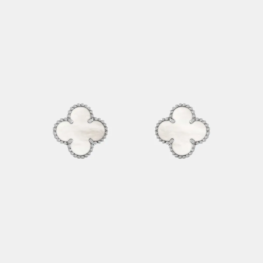 Boucles d'oreilles Vintage Alhambra Van Cleef & Arpels en or blanc, perle — photographie du modèle, cote d’occasion GOLDMARKET