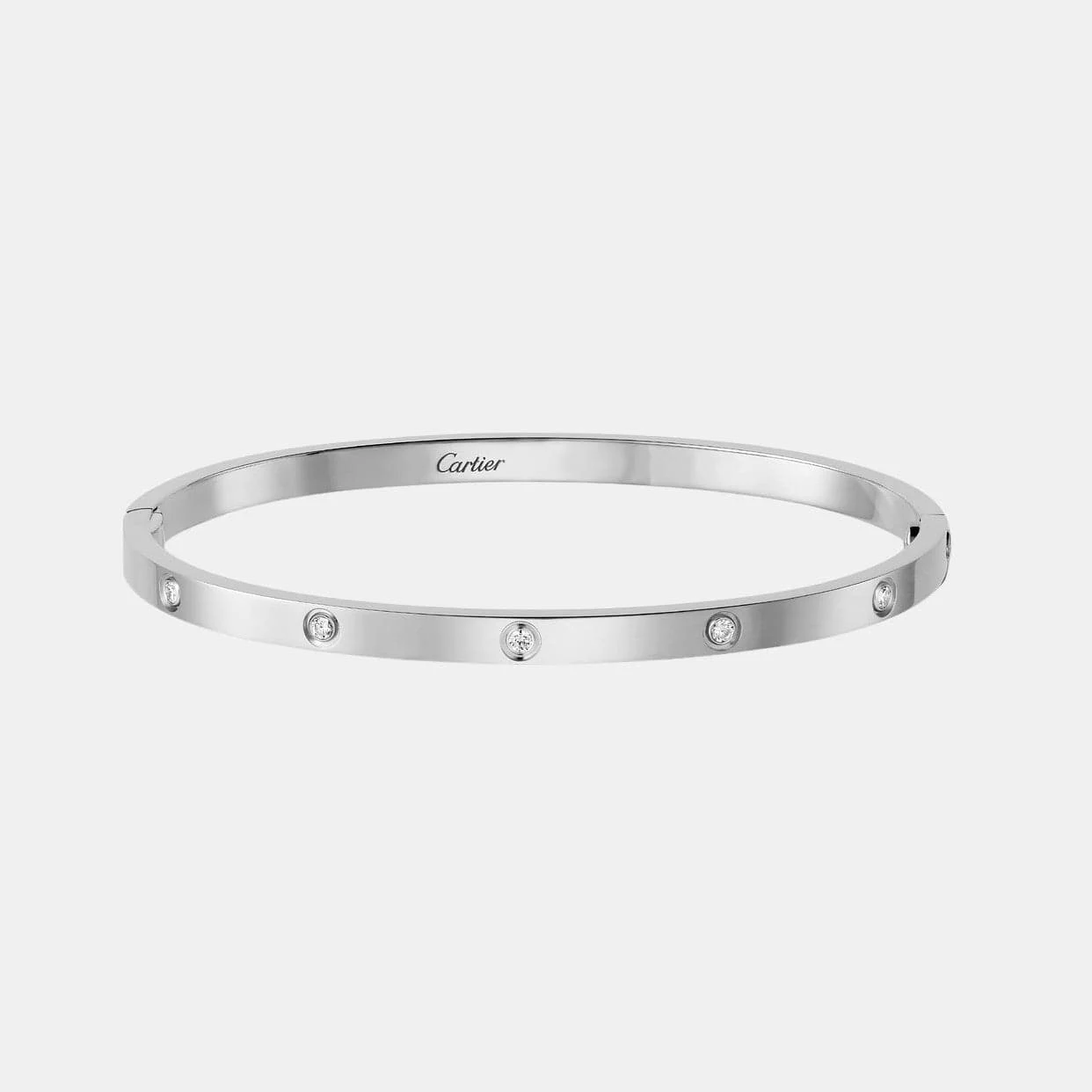 Bracelet Love Cartier petit modèle en or gris, 10 diamants — photographie du modèle, cote d’occasion GOLDMARKET
