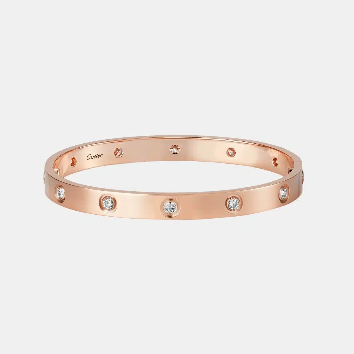 Bracelet Love Cartier en or rose, 10 diamants — photographie du modèle, cote d’occasion GOLDMARKET